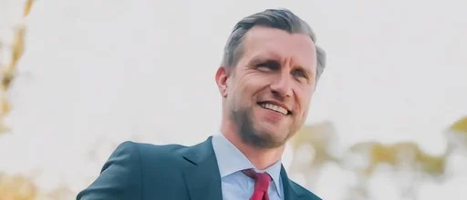 克勒舍不会立即转投米兰,他将留在法兰克福