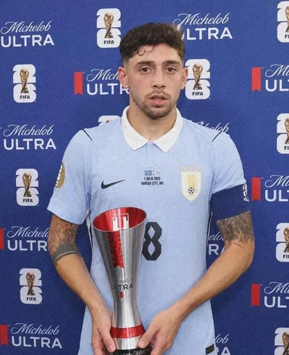 巴尔韦德力压沙特门将奥韦斯当选FIFA全场最佳球员