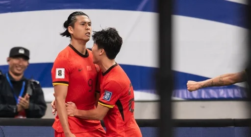 足球报:国足与U23国足合练有助于更深入了解U23国脚,基本放弃东盟杯