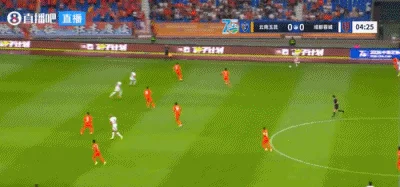 半场-云南玉昆2-2成都蓉城 韦世豪开场闪击费利佩头球建功卡约梅开二度